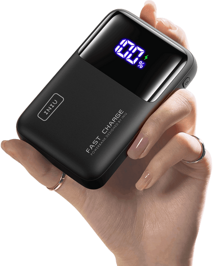 INIU Cougar P62-E1 Power Bank: Black power bank with digital display showing 100% charge, fast charging by INIU.