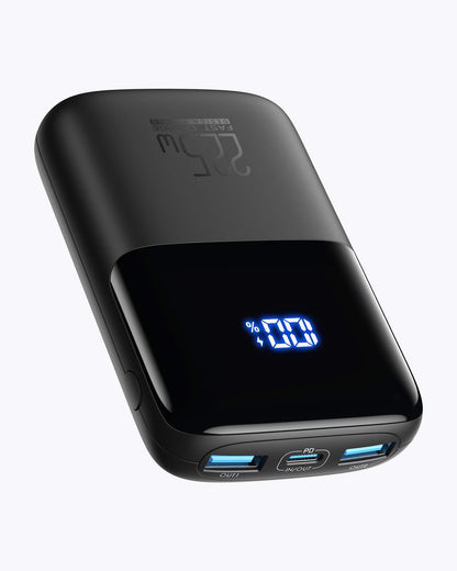 INIU B61 power bank, black, with digital display showing 100% charge and USB ports. 22.5W Fast Charge.